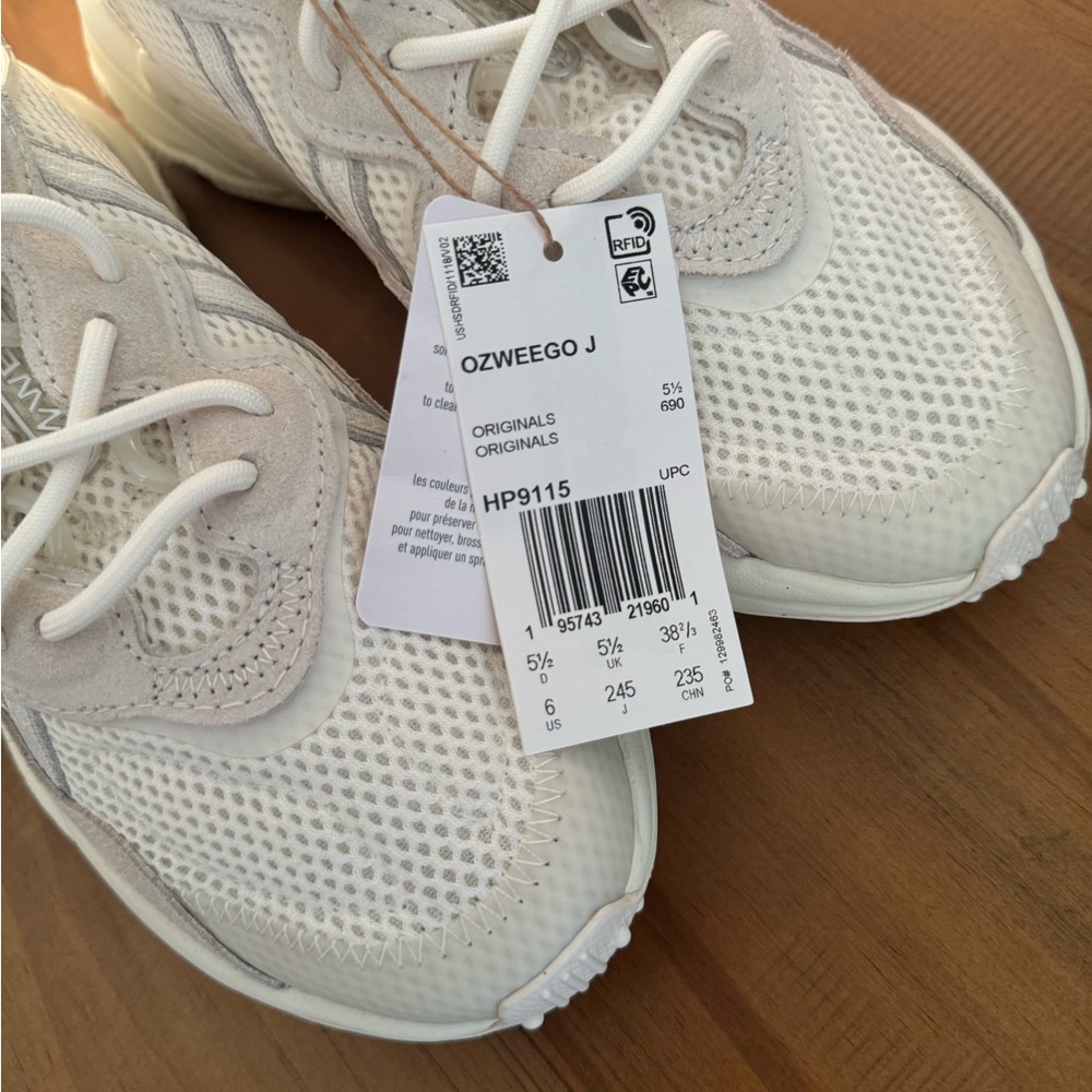 Adidas originals Ozweego shoes - Picture 7 of 12